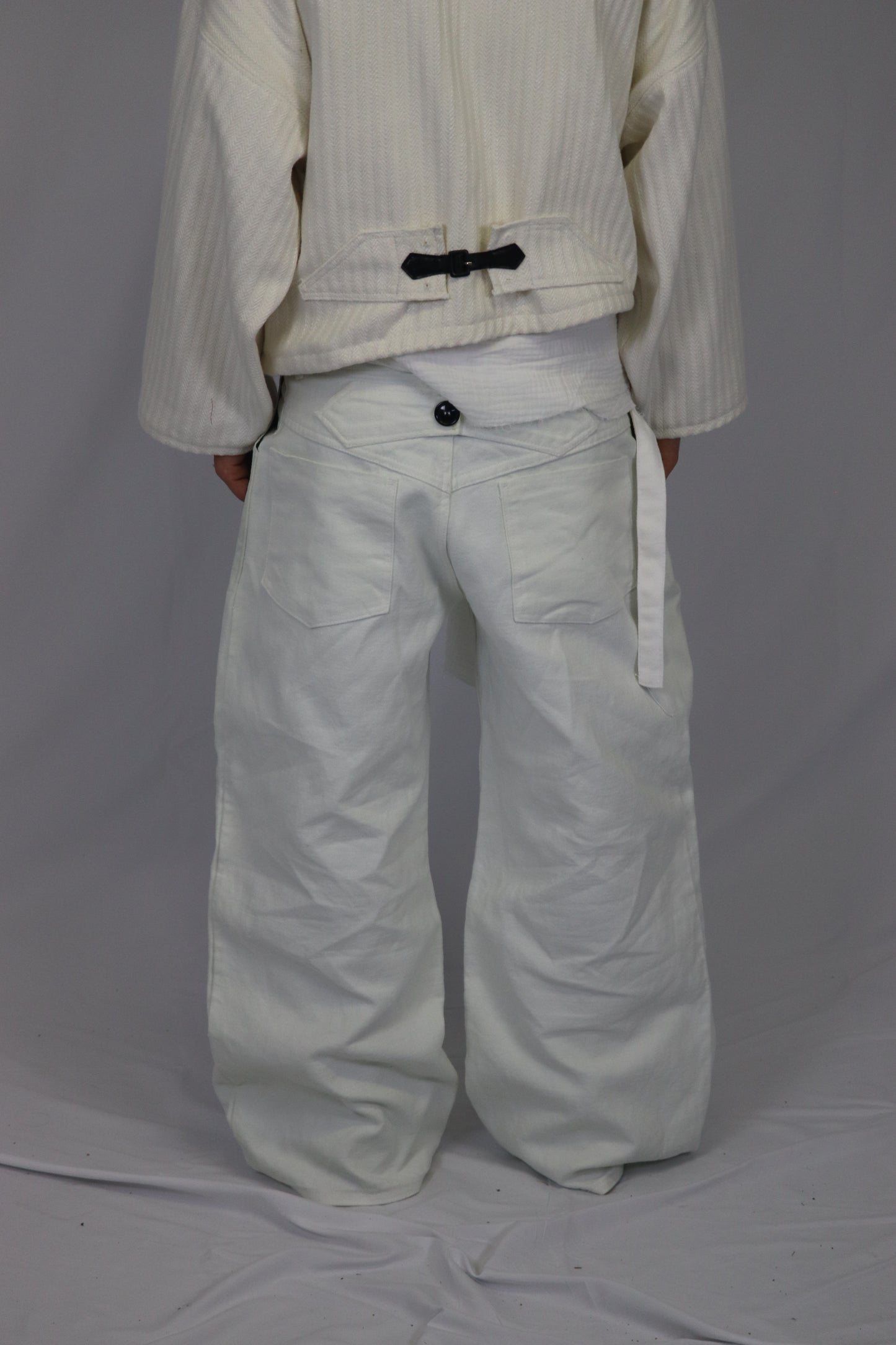 pleated pants